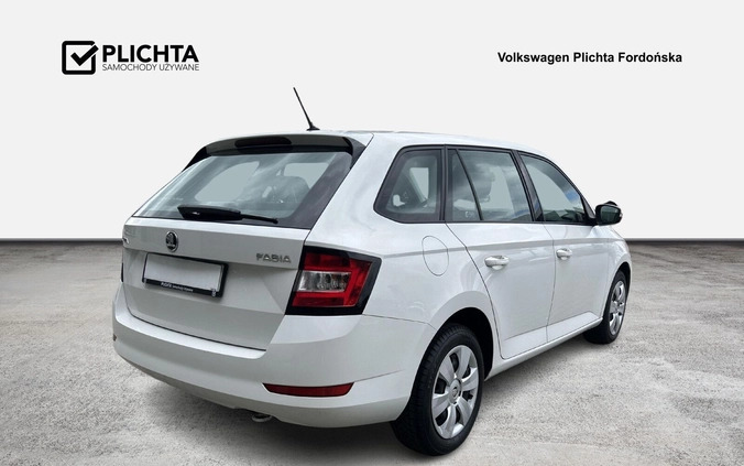 Skoda Fabia cena 47900 przebieg: 61915, rok produkcji 2019 z Karczew małe 326